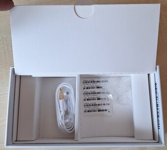 Prodám ASUS Zenfone 4 ZD552KL + 6 ZS630KL - 4