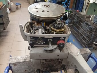 Prodám lodní motor Evinrude - 4