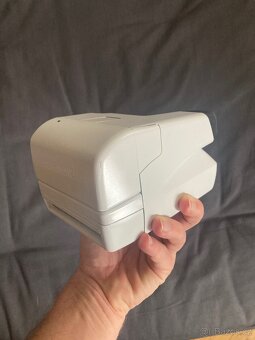 Polaroid OneStep closeup - 4