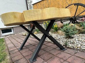Masivní dřevěný stůl - 4