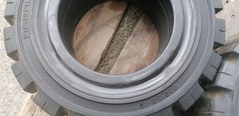 Superelastické pneu SOLIDEAL MAGNUM fix 200/50-10 - 4
