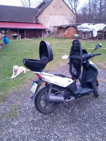 Skútr KYMCO 150 - 4
