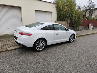 Renault Laguna coupé 2.0dci 110kW 2010 - 4