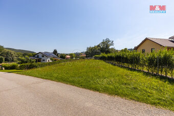 Prodej pozemku k bydlení, 1240 m², Zálezly - 4