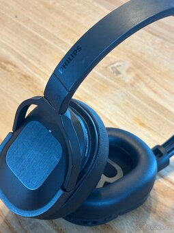 Bezdrátová sluchátka Philips TAH6506, PC 1700,- - 4