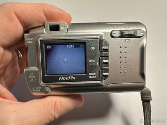 Fuji FinePix A330 retro fotoaparát - 4