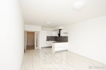 Prostorný byt 2+kk s terasou a garážovým stáním v Modřanech, - 4