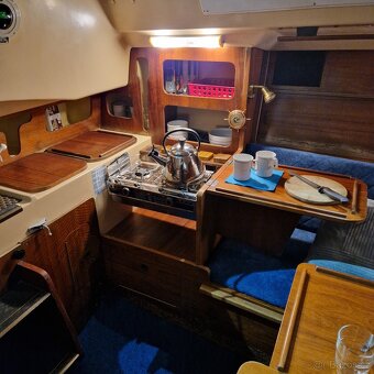 Kajutová plachetnice Comet 850 (IT) - 4