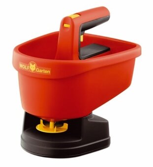 Nivelační hrábě, válec na substrát,válec,kultivátor. PŘEDBOJ - 4