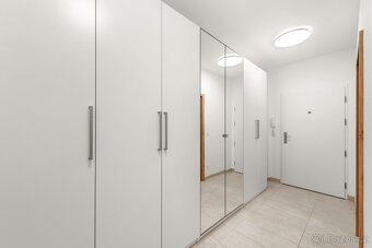2+kk  Praha 3  + parking - 4
