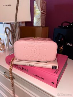 CHANEL - 4