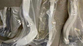 Prodám sadu ramen a čepů – BMW 7 E65/E66 - 4