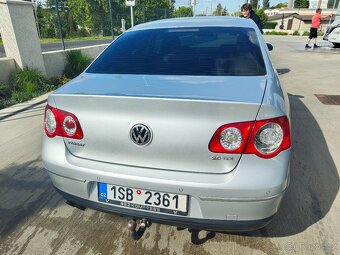 Volkswagen Passat B6 sedan - 4