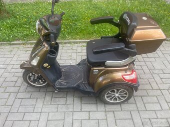Elektrický Skútr Econelo J1000 - 4