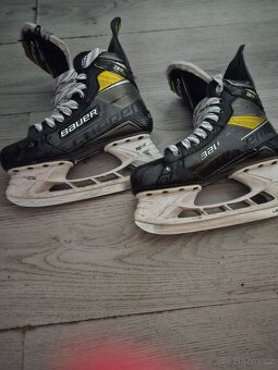 Brusle Bauer Supreme 3 S - 4