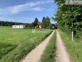 prodej krásného slunného st. pozemku o výměře 3.906 m2 v obc - 4