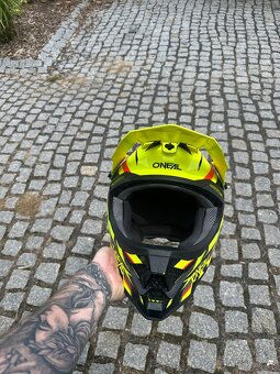 Motokrosová helma Oneal velikost 56/L - 4