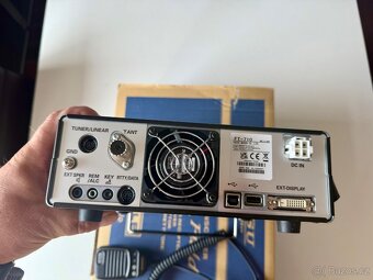 Yaesu FT-710 - 4