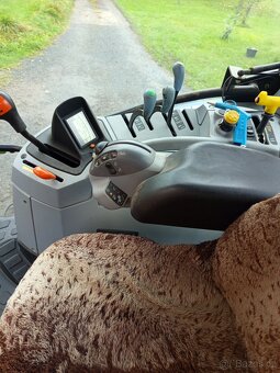 New Holland T - 4