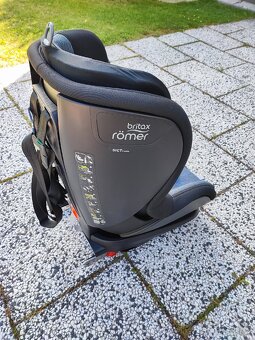 Autosedačka Britax Römer TRIFIX 2 i-Size Blue Marble 2021 - 4
