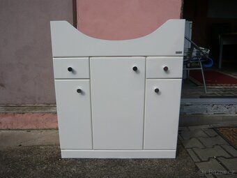 stolek umyvadlo zrcadlo - 4