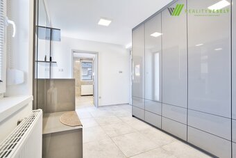 Prodej rodinného domu 4+kk se zahradou, garáží,druhým domem - 4