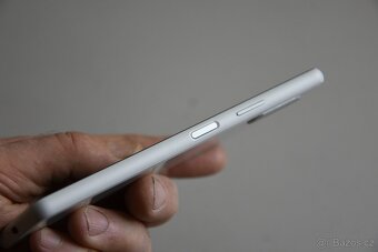 Sony Xperia 10 II bílý - 4