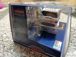 Prodám vyměním nové autíčko Carrera Ambulance sanitka - 4