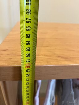 Dřevěný regál / skříňka s tyčí na ramínka - 4