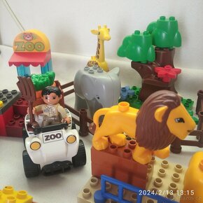 Lego duplo 5634 Krmení v Zoo - 4