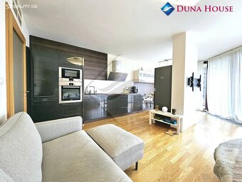 Pronájem bytu 1+kk 64 m² Ke Kapslovně, Praha - Žižkov - 4