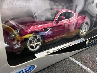 1:18 ALFA ROMEO 8C Competizione - Welly - 4