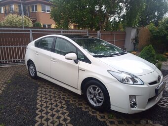 Toyota Prius - 4