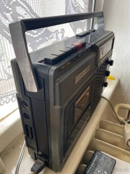 Historické rádio - radiomagnetofon Vega 326 - 4