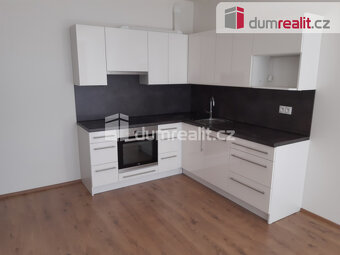 Světlý byt 2+kk/B s balkonem (54,2 m2 + 5,8 m2 balkon), 1.pa - 4