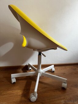 IKEA otočná žlutá židle - 4