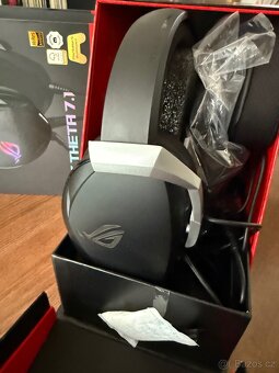 Herní sluchátka Asus ROG Théta 7.1 - 4