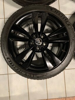 Alu kola Škoda R18 5X112 ZIMNÍ PNEU 225/40 R18 NEPTUNE - 4