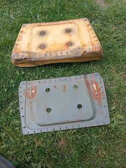 Zetor 4011-6945, polštáře sedačky. - 4