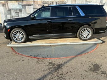 Cadillac Escalade ESV 600, 6.2, V8, 313 KW, 4x4 - 4