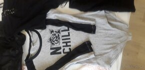 Dámské oblečení věk S-M - 4