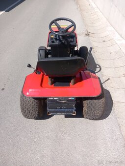 Prodám zahradní traktor MTD 12Hp - 4