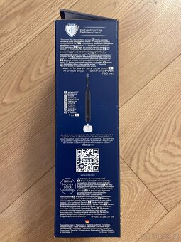 Elektrický kartáček Oral B iO2 - černý - 4