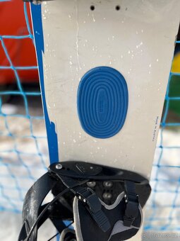 Prodám board na naučení rozměr 138cm vázání Flow - 4
