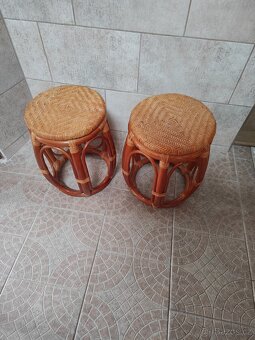 ratanový stolek a taburetky - 4