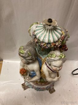 VELKA PORCELANOVA FIGURA - 4