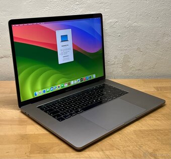 MacBook Pro 15” 2018/16GB RAM/Intel i7/512GB SSD/Záruka - 4