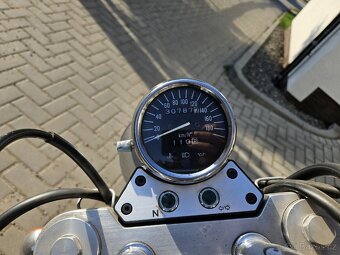 Suzuki VZ 800 Marauder - 4