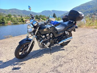 Honda CB750 Seven Fifty - 4