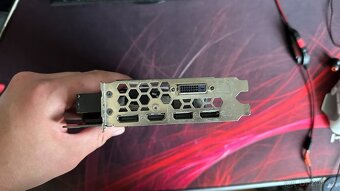 Grafika MSI GTX 1070 ARMOR OC 8GB - 4